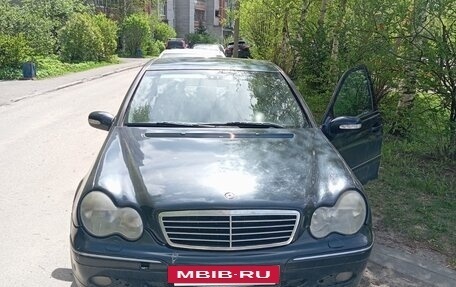 Mercedes-Benz C-Класс, 2004 год, 250 000 рублей, 5 фотография