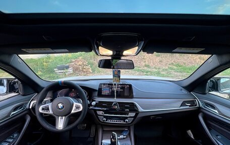 BMW 5 серия, 2019 год, 3 550 000 рублей, 18 фотография