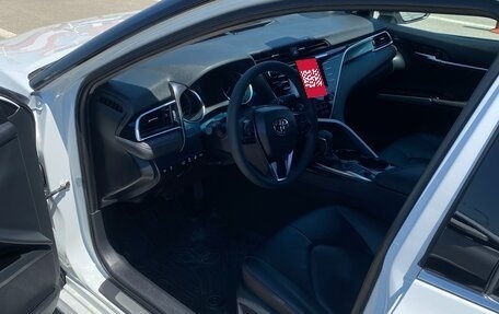 Toyota Camry, 2020 год, 2 900 000 рублей, 6 фотография