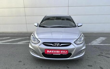 Hyundai Solaris II рестайлинг, 2011 год, 760 000 рублей, 2 фотография