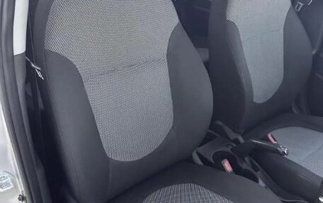 Hyundai Solaris II рестайлинг, 2011 год, 760 000 рублей, 18 фотография