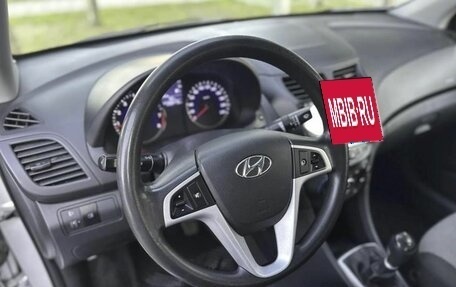 Hyundai Solaris II рестайлинг, 2011 год, 760 000 рублей, 13 фотография