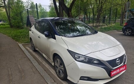 Nissan Leaf II, 2021 год, 2 150 000 рублей, 1 фотография