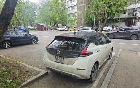Nissan Leaf II, 2021 год, 2 150 000 рублей, 3 фотография