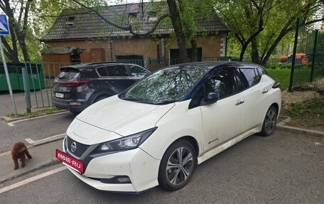 Nissan Leaf II, 2021 год, 2 150 000 рублей, 2 фотография