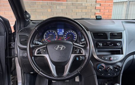 Hyundai Solaris II рестайлинг, 2016 год, 850 000 рублей, 10 фотография