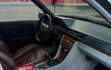 Mercedes-Benz E-Класс, 1993 год, 400 000 рублей, 8 фотография