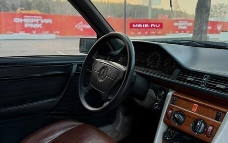 Mercedes-Benz E-Класс, 1993 год, 400 000 рублей, 7 фотография