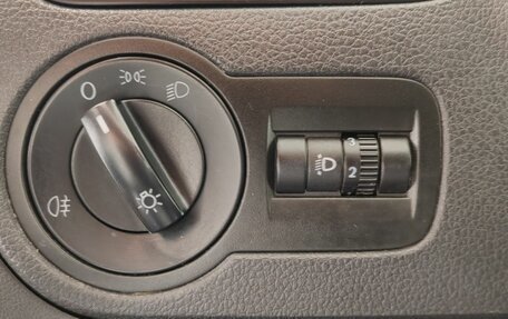 Volkswagen Polo VI (EU Market), 2011 год, 750 000 рублей, 16 фотография