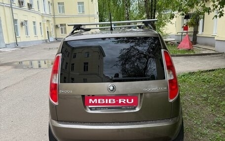Skoda Roomster, 2013 год, 1 300 000 рублей, 6 фотография