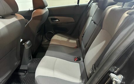 Chevrolet Cruze II, 2010 год, 649 900 рублей, 6 фотография