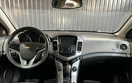 Chevrolet Cruze II, 2010 год, 649 900 рублей, 5 фотография