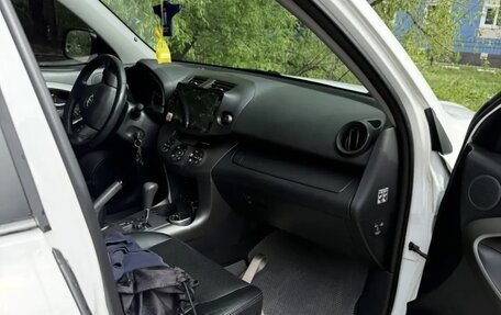Toyota RAV4, 2011 год, 1 630 000 рублей, 11 фотография