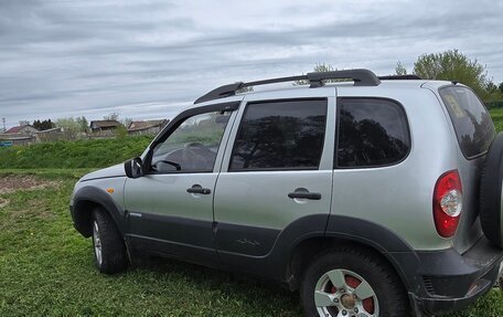 Chevrolet Niva I рестайлинг, 2010 год, 390 000 рублей, 3 фотография