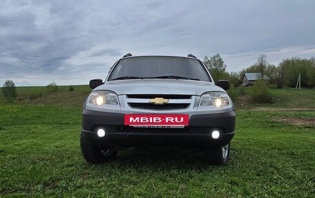Chevrolet Niva I рестайлинг, 2010 год, 390 000 рублей, 7 фотография