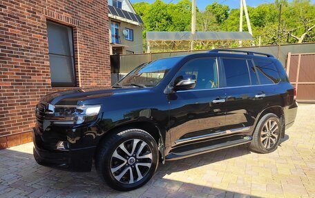 Toyota Land Cruiser 200, 2018 год, 7 100 000 рублей, 2 фотография