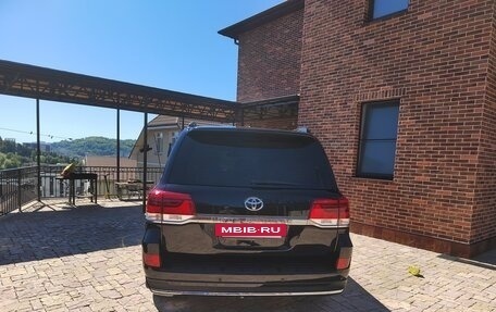 Toyota Land Cruiser 200, 2018 год, 7 100 000 рублей, 4 фотография