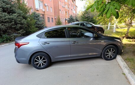 Hyundai Solaris II рестайлинг, 2018 год, 1 400 000 рублей, 4 фотография