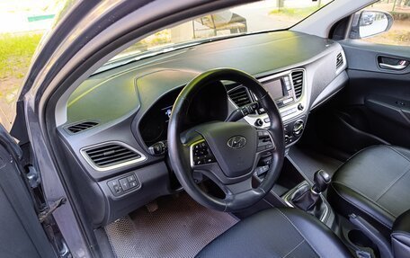 Hyundai Solaris II рестайлинг, 2018 год, 1 400 000 рублей, 10 фотография