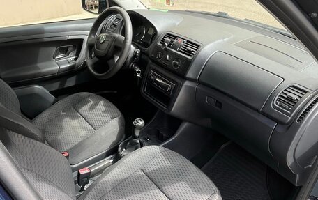 Skoda Fabia II, 2011 год, 450 000 рублей, 6 фотография
