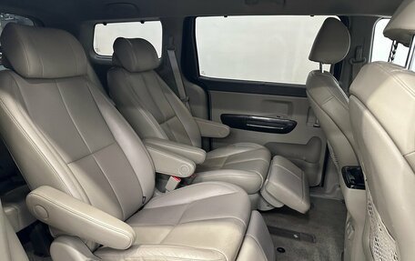 KIA Carnival III, 2016 год, 2 399 000 рублей, 17 фотография