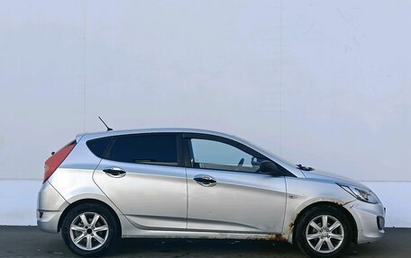Hyundai Solaris II рестайлинг, 2011 год, 570 000 рублей, 4 фотография