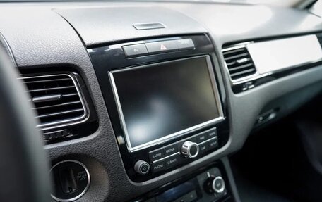 Volkswagen Touareg III, 2010 год, 1 800 000 рублей, 4 фотография