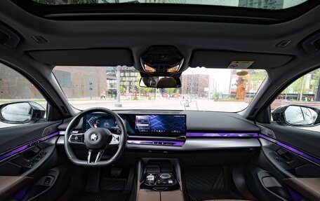 BMW 5 серия, 2024 год, 7 199 999 рублей, 15 фотография