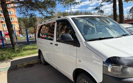 Volkswagen Caravelle T5, 2013 год, 2 500 000 рублей, 2 фотография