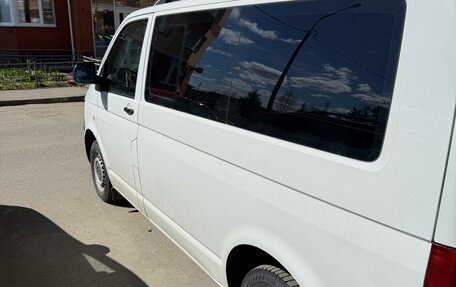 Volkswagen Caravelle T5, 2013 год, 2 500 000 рублей, 4 фотография