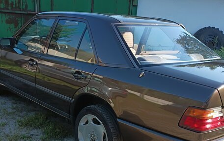 Mercedes-Benz W124, 1987 год, 3 900 000 рублей, 24 фотография