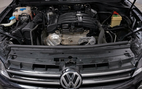 Volkswagen Touareg III, 2010 год, 1 734 000 рублей, 18 фотография