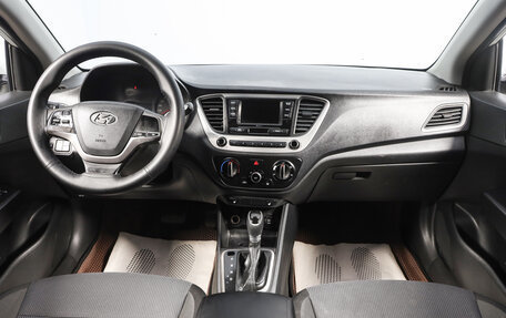 Hyundai Solaris II рестайлинг, 2017 год, 979 000 рублей, 9 фотография