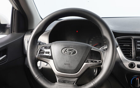 Hyundai Solaris II рестайлинг, 2017 год, 979 000 рублей, 12 фотография