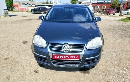Volkswagen Jetta VI, 2010 год, 870 000 рублей, 1 фотография