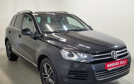 Volkswagen Touareg III, 2014 год, 1 940 000 рублей, 2 фотография