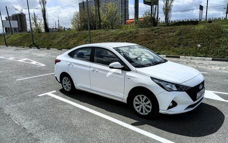 Hyundai Solaris II рестайлинг, 2021 год, 1 530 000 рублей, 4 фотография