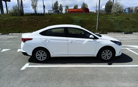 Hyundai Solaris II рестайлинг, 2021 год, 1 530 000 рублей, 5 фотография