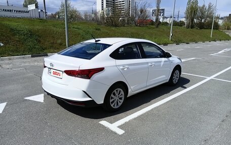 Hyundai Solaris II рестайлинг, 2021 год, 1 530 000 рублей, 6 фотография