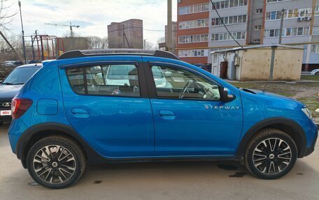 Renault Sandero II рестайлинг, 2020 год, 1 400 000 рублей, 2 фотография