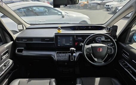 Honda Stepwgn IV, 2015 год, 2 320 000 рублей, 13 фотография