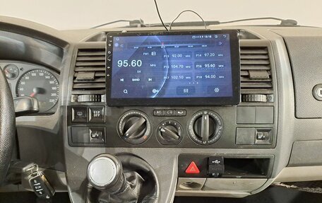Volkswagen Caravelle T5, 2008 год, 1 099 000 рублей, 14 фотография