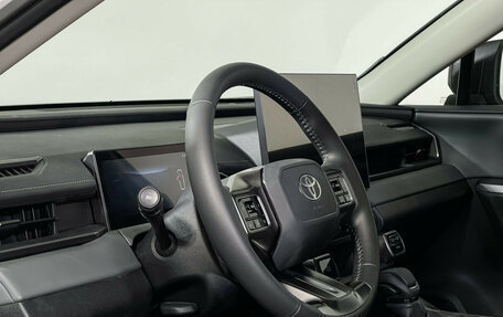 Toyota RAV4, 2026 год, 4 690 000 рублей, 13 фотография