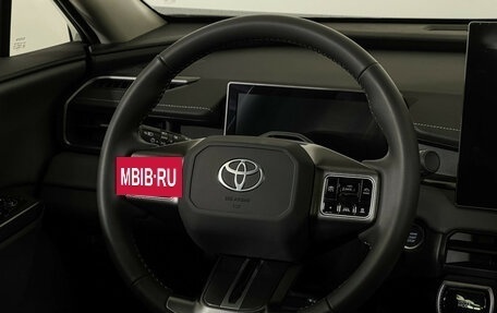 Toyota RAV4, 2026 год, 4 690 000 рублей, 14 фотография