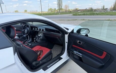 Ford Mustang VI рестайлинг, 2020 год, 3 900 000 рублей, 10 фотография