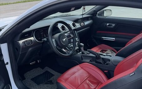 Ford Mustang VI рестайлинг, 2020 год, 3 900 000 рублей, 9 фотография