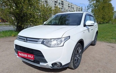 Mitsubishi Outlander III рестайлинг 3, 2014 год, 2 200 000 рублей, 1 фотография