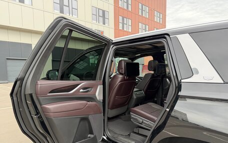 Cadillac Escalade V, 2022 год, 10 700 000 рублей, 16 фотография