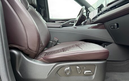 Cadillac Escalade V, 2022 год, 10 700 000 рублей, 38 фотография