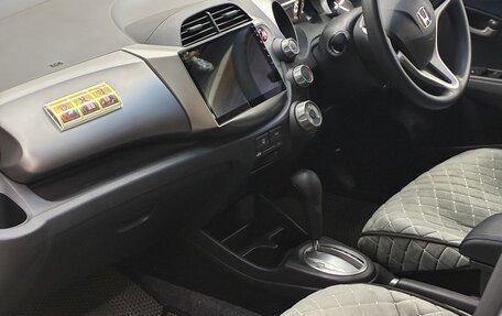 Honda Fit III, 2010 год, 927 000 рублей, 6 фотография